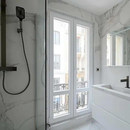 Large Luxury Flat Next To Champs Elysee Appartement *