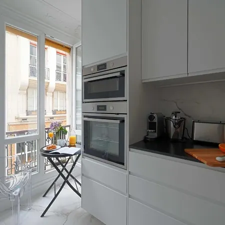 Large Luxury Flat Next To Champs Elysee Διαμέρισμα Παρίσι