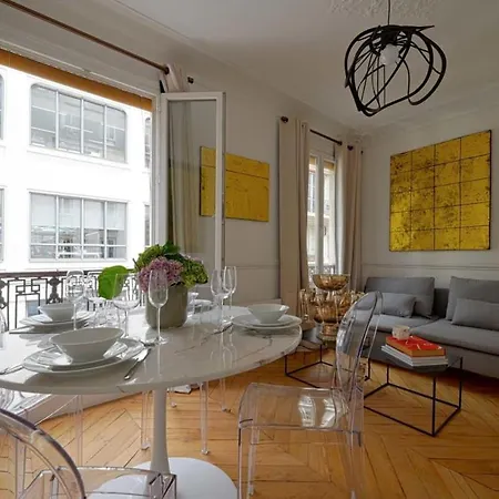 Large Luxury Flat Next To Champs Elysee Apartment *